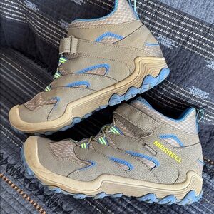 Merrell Kids Boots in Gray with Blue Highlights